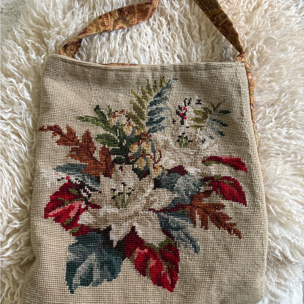 Vintage Floral Tapestry Shoulder Bag Vintage Floral Tapestry Shoulder Bag